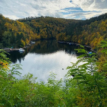 Campsite Utulny Posed U Lesa A Prehrady *